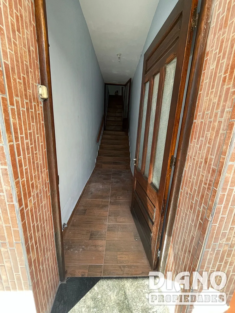 Casa sobre 18 de Julio, pleno centro