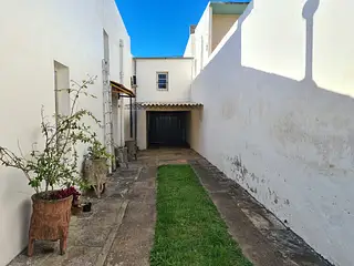 Zona UTEC, amplia casa con garaje y fondo