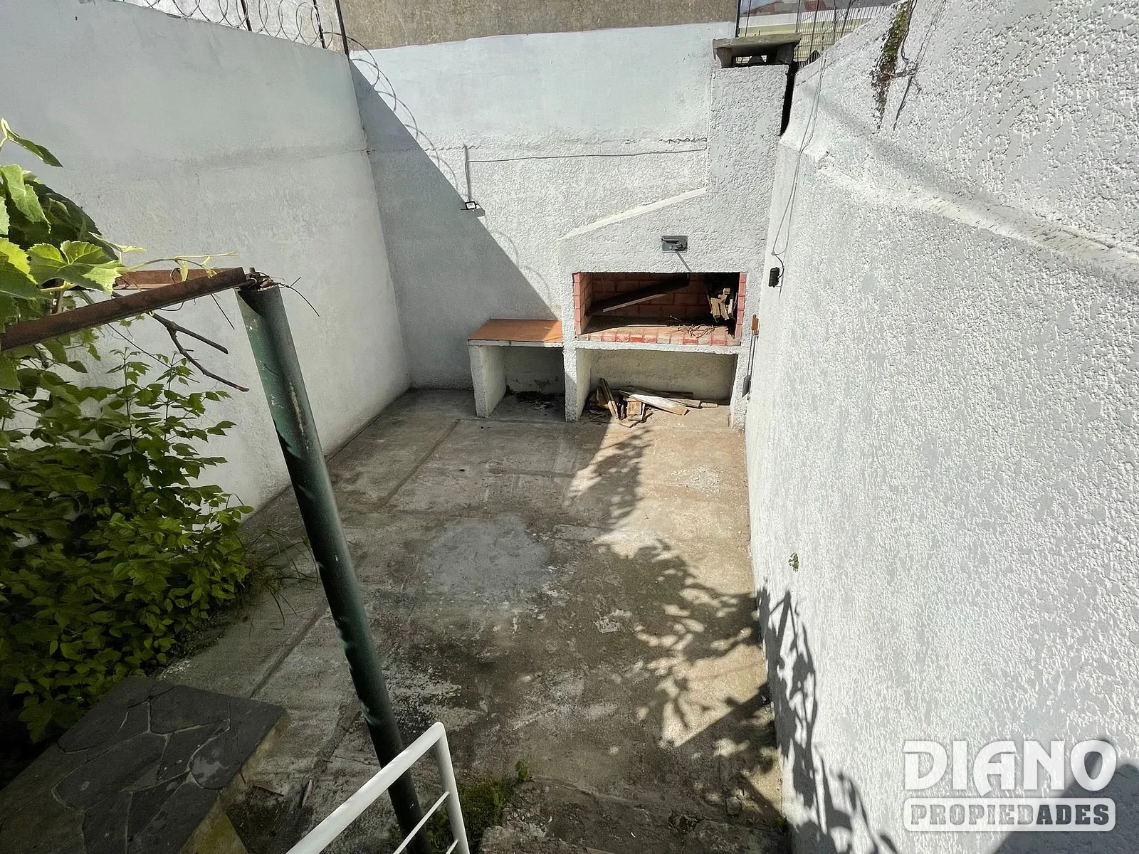 Casa sobre 18 de Julio, pleno centro