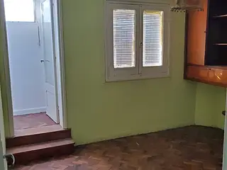 Casa sobre 18 de Julio, pleno centro