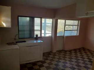 Casa sobre 18 de Julio, pleno centro