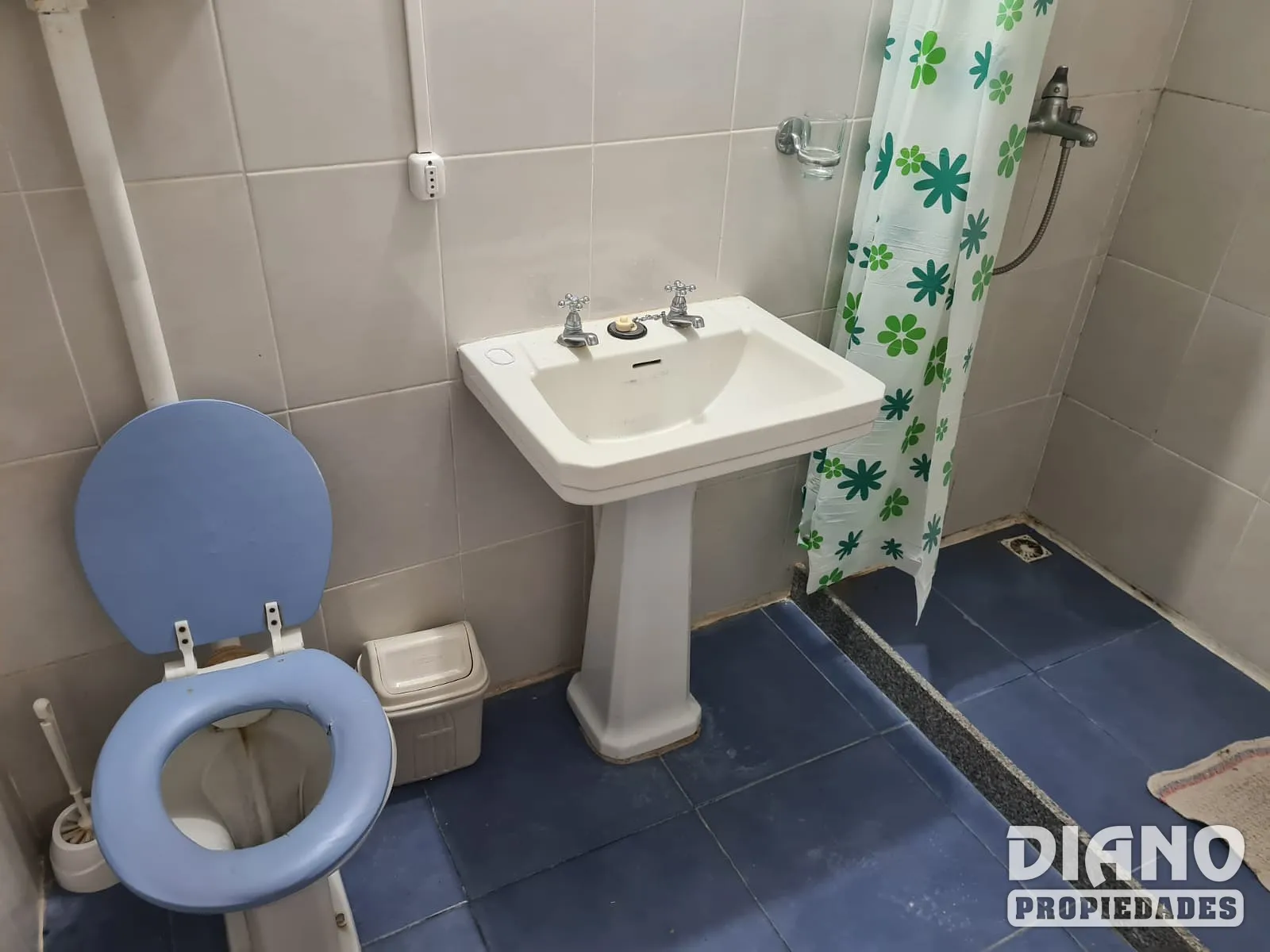 Av, Instrucciones, casa y apartamento con entrada independiente