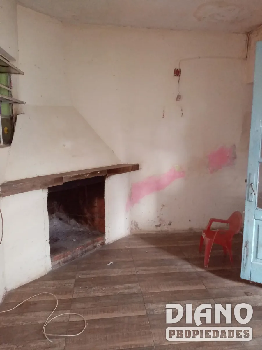 Casa sobre Av. Flores