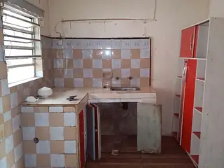 Casa sobre Av. Flores