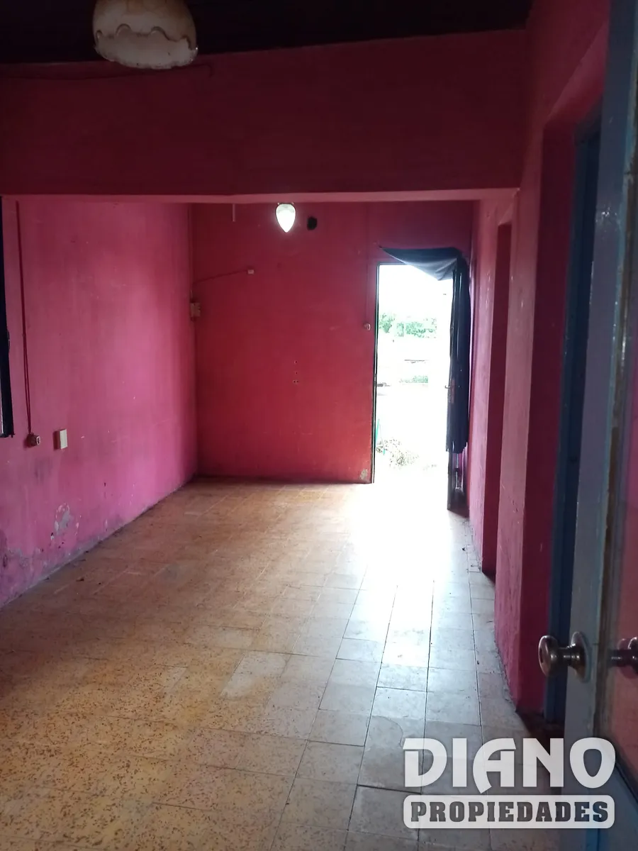 Casa sobre Av. Flores