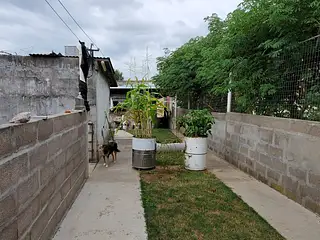 Zona 3 puentes. 2 casas en el mismo padrón