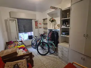Calle 18 de julio, amplia casa, excelentes condiciones