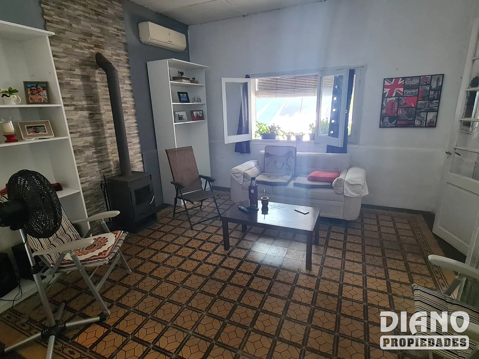 Calle 18 de julio, amplia casa, excelentes condiciones