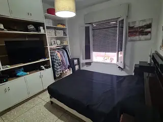 Calle 18 de julio, amplia casa, excelentes condiciones