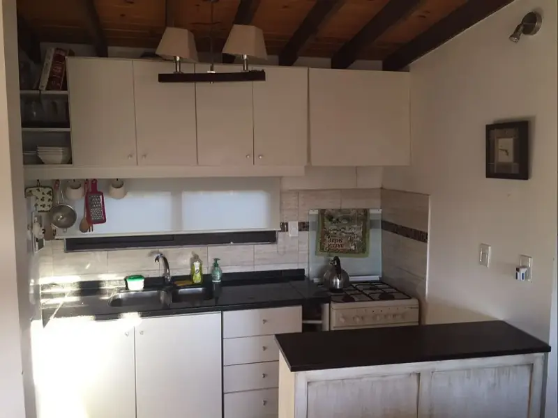 Marco de Los Reyes, casa de buena madera.