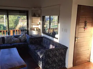 Marco de Los Reyes, casa de buena madera.