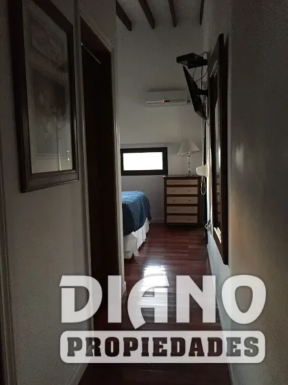 Marco de Los Reyes, casa de buena madera.