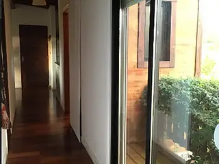 Marco de Los Reyes, casa de buena madera.