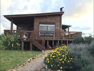 Marco de Los Reyes, casa de buena madera.