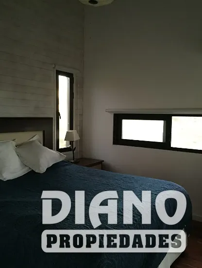 Marco de Los Reyes, casa de buena madera.